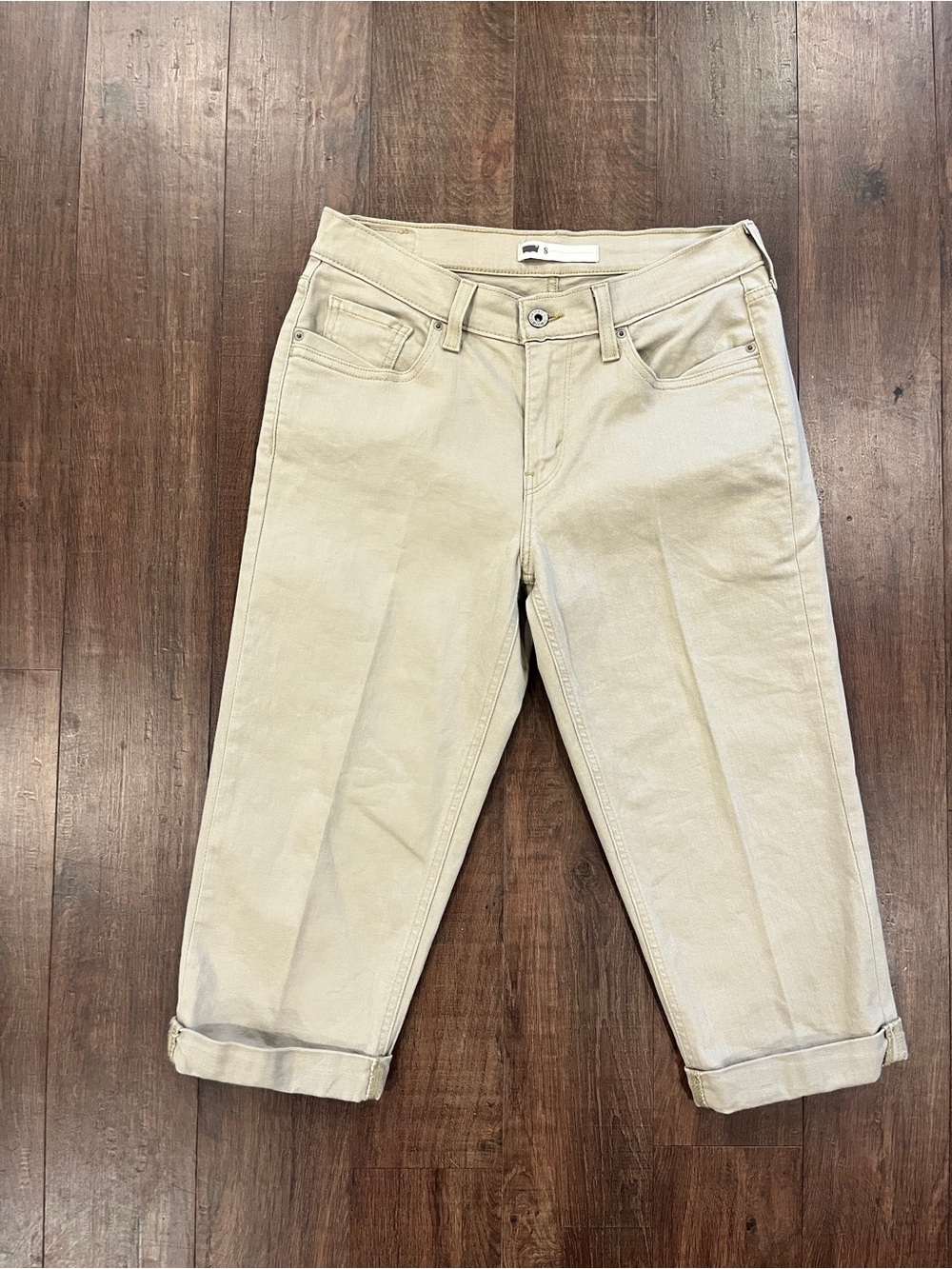 Levi's Jeans Women's Khaki Stretch Capri Cuffed Mid Rise Crop Denim Pants Sz. 8